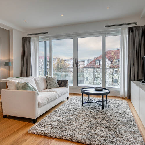 Ravna stran s spletno stranjo . 1.5 Sobe | München-Schwabing | 10823