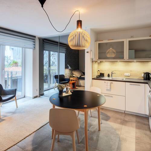 Ravna stran s spletno stranjo . 1 Soba | München-Schwabing-West | 10929