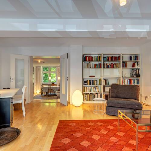 Ravna stran s spletno stranjo . 2.5 Sobe | München-Bogenhausen | 1203