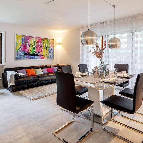 Ravna stran s spletno stranjo . 2 Sobe | München-Solln | 12371