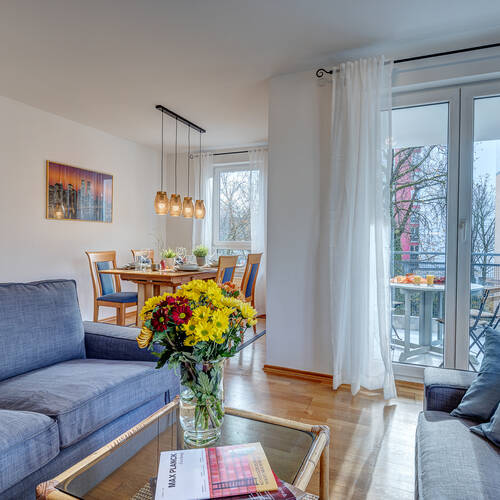 Lapos a  címen 3 Szobák | München-Moosach | 12800