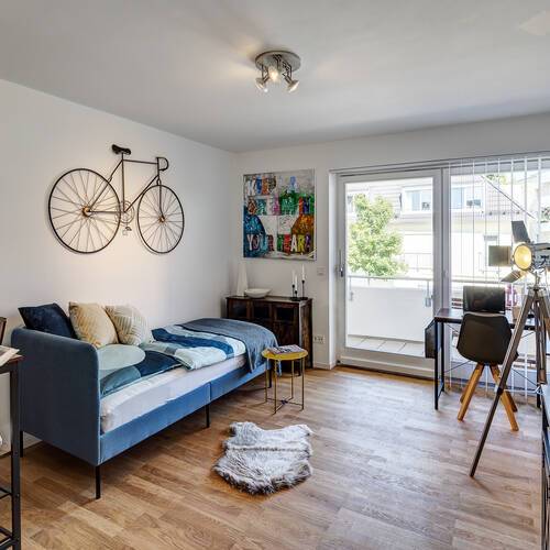 Ravna stran s spletno stranjo . 1 Soba | München-Laim | 13082