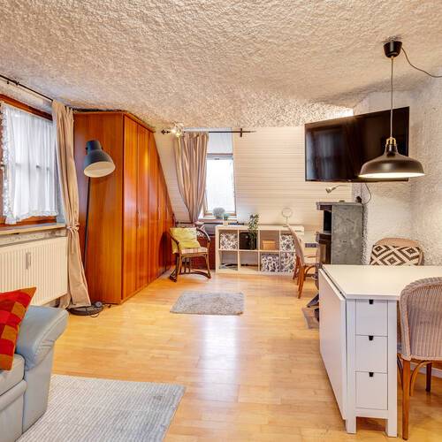 Ravna stran s spletno stranjo . 2.5 Sobe | München-Moosach | 13319