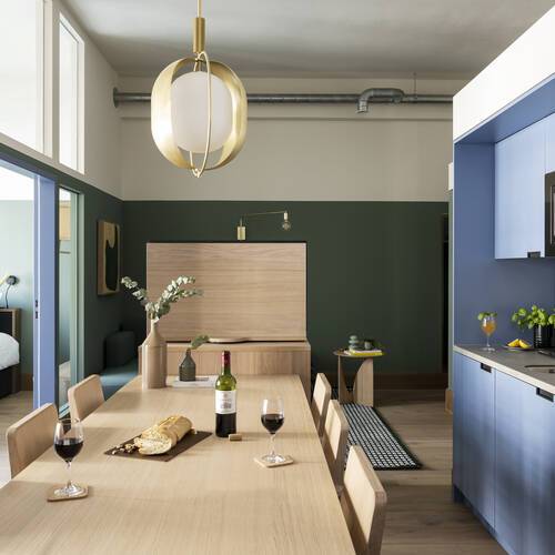 Ravna stran s spletno stranjo . 3 Sobe | München-Obersendling | 13397