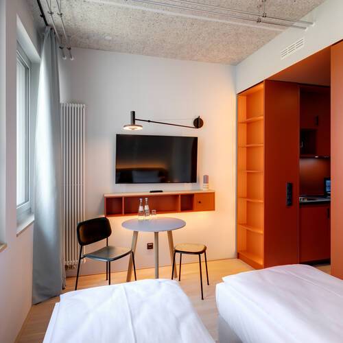 Lapos a  címen 1 Szoba | Unterföhring | 14131