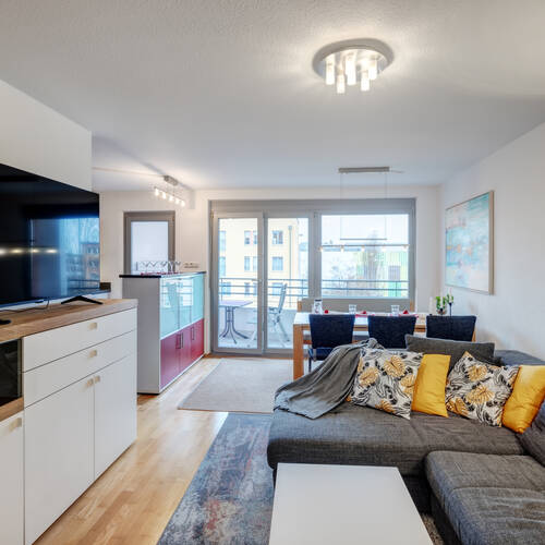 Ravna stran s spletno stranjo . 3 Sobe | München-Milbertshofen | 14220