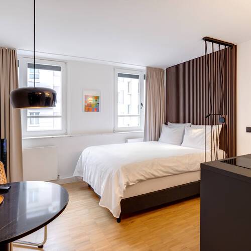 Ravna stran s spletno stranjo . 1 Soba | München-Schwabing-West | 14544