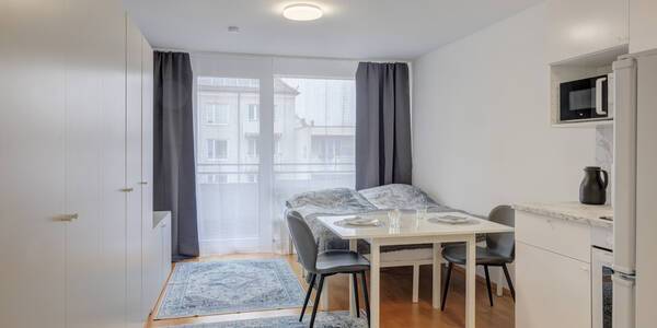 Ravna stran s spletno stranjo . 1 Soba | München-Berg am Laim | 14651