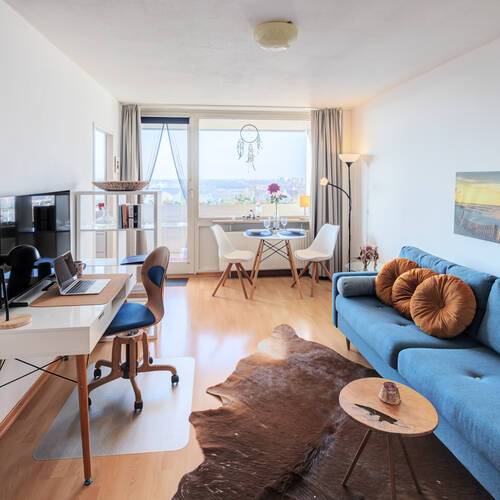 Ravna stran s spletno stranjo . 1 Soba | München-Laim | 14697