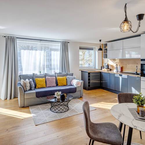 Ravna stran s spletno stranjo . 3 Sobe | München-Forstenried | 14732