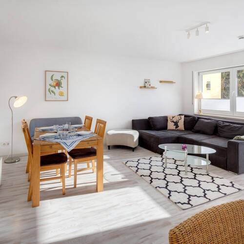 Ravna stran s spletno stranjo . 3 Sobe | Gröbenzell | 14744