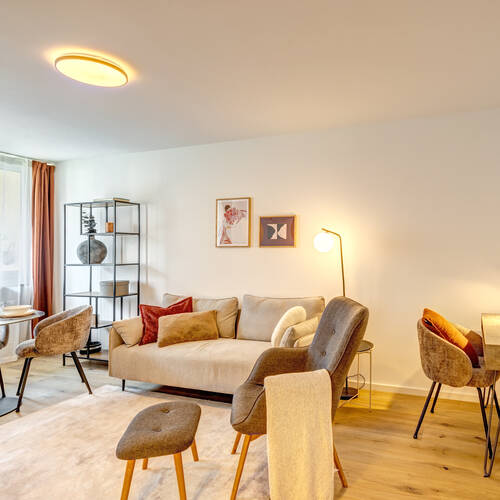 Ravna stran s spletno stranjo . 2 Sobe | München-Schwabing-West | 14841