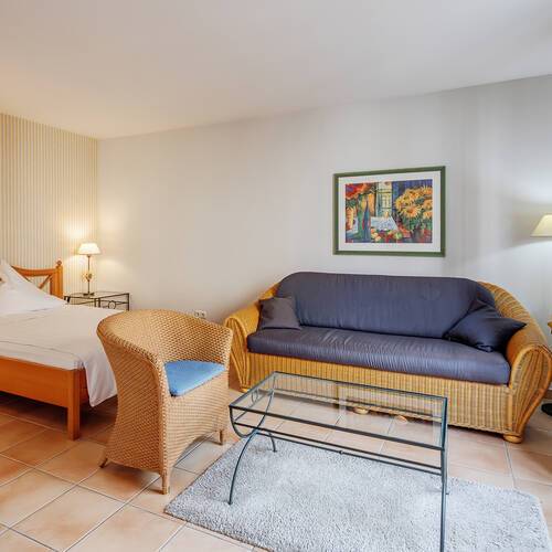 Ravna stran s spletno stranjo . 1.5 Sobe | München-Maxvorstadt | 3764