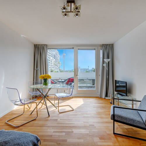 Lapos a  címen 1 Szoba | München-Olympiadorf | 9781