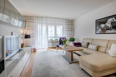 Schöne möblierte Wohnung içinde Daglfing