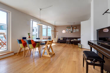  Mittersendling: Großzügige, helle Wohnung mit großer Dachterrasse perfekt für Familie mit Kindern 