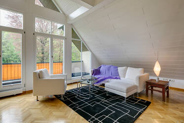 Herzogpark: exklusive, möbl. 3-Zi-Dachter.-Whg