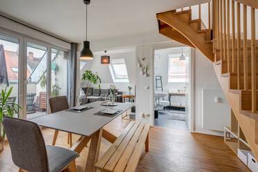 Smukt møbleret Maisonette-lejlighed i Maxvorstadt