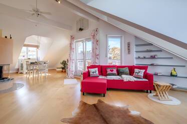 매우 멋진 가구 다락방 평면 in Neubiberg