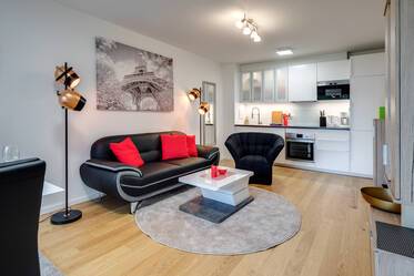 Sehr schöne möblierte Wohnung içinde Parkstadt Bogenhausen