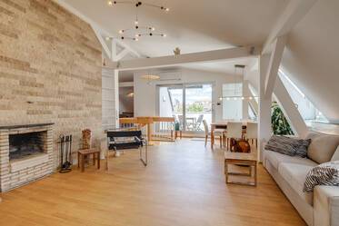 Πολύ ωραία επιπλωμένο Διαμέρισμα μεζονέτας στο Maxvorstadt