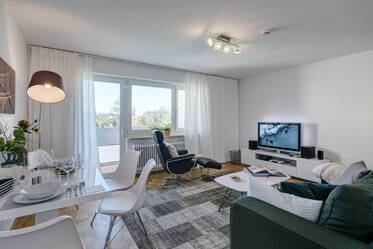 Schöne möblierte Wohnung içinde Moosach