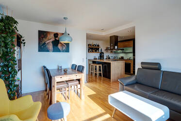 Smukt møbleret Flad i Sendling