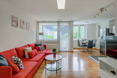 Lichtdurchflutete 3-Zimmer Wohnung in Neuhausen