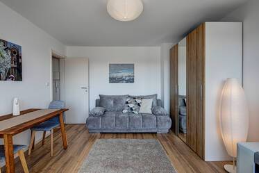 Smukt møbleret Flad i Moosach