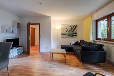 Наскоро реновиран апартамент с градина и интернет