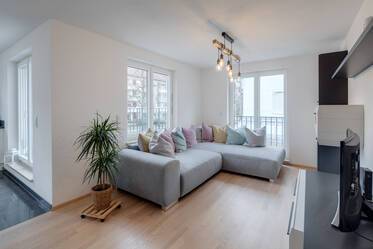 Sehr schöne möblierte Wohnung içinde Perlach
