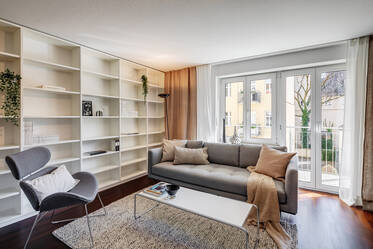 Toplage Schwabing, mit großem Balkon