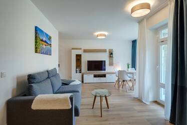 Sehr schöne möblierte Wohnung içinde Johanneskirchen