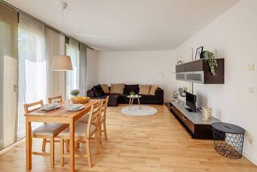Schöne möblierte Gartenwohnung içinde Messestadt Riem