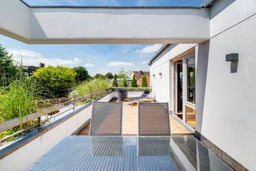 Μοντέρνα επιπλωμένο διαμέρισμα με μεγάλη βεράντα στον τελευταίο όροφο 