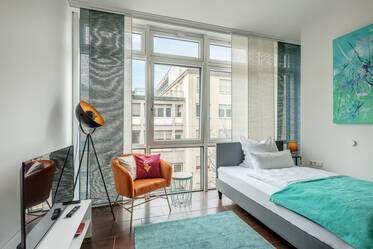 Lys møbleret lejlighed til leje