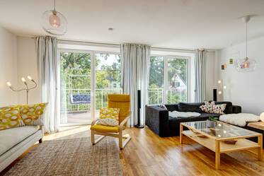 Sehr schöne möblierte Maisonettewohnung içinde Trudering