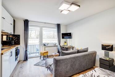 Meget flot møbleret Flad i Moosach