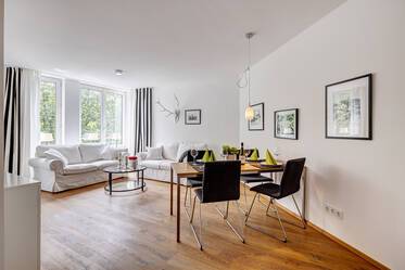 Sehr schöne möblierte Wohnung içinde Oberföhring