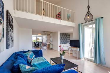 Schöne möblierte Galeriewohnung içinde Arabellapark