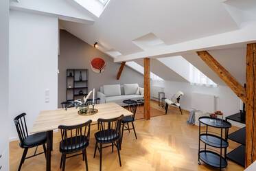 Veldig fint møblert Loftsleilighet in Isarvorstadt