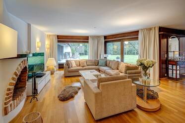 Gründwald&#039;da gözde konumda havuzlu geniş villa