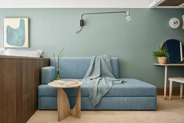 Sehr schönes möbliertes Maisonettewohnung içinde Obersendling
