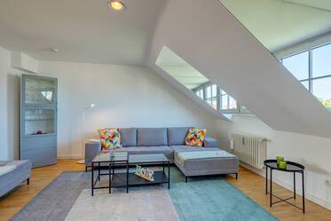 Sehr schöne möblierte Dachgeschosswohnung içinde Gärtnerplatzviertel