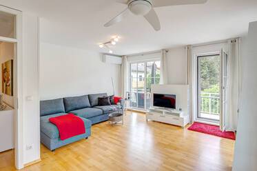 Schöne möblierte Wohnung içinde Daglfing