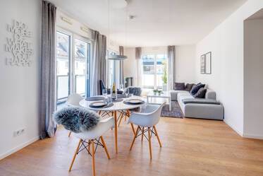 Sehr schöne möblierte Wohnung içinde Bogenhausen