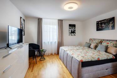 Sehr schöne möblierte Wohnung içinde Hasenbergl