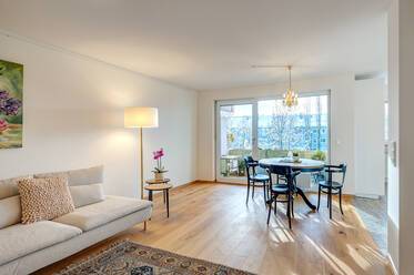 Nagyon szépen berendezett Lapos a  oldalon. Schwabing-West