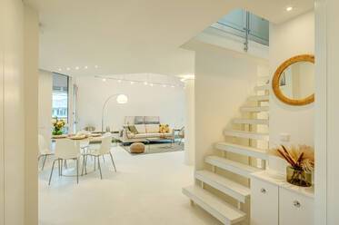 Muito bem mobilado Maisonette gallery flat em Bogenhausen