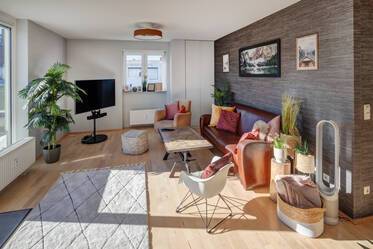 Smukt møbleret Tagterrasse-lejlighed i Neuhausen